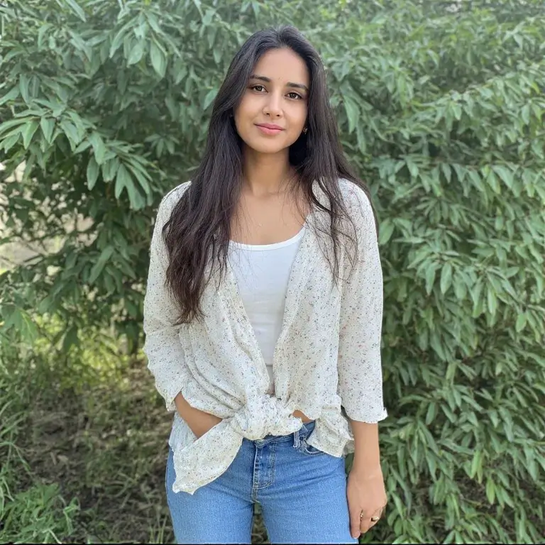 Travel Escort in Delhi